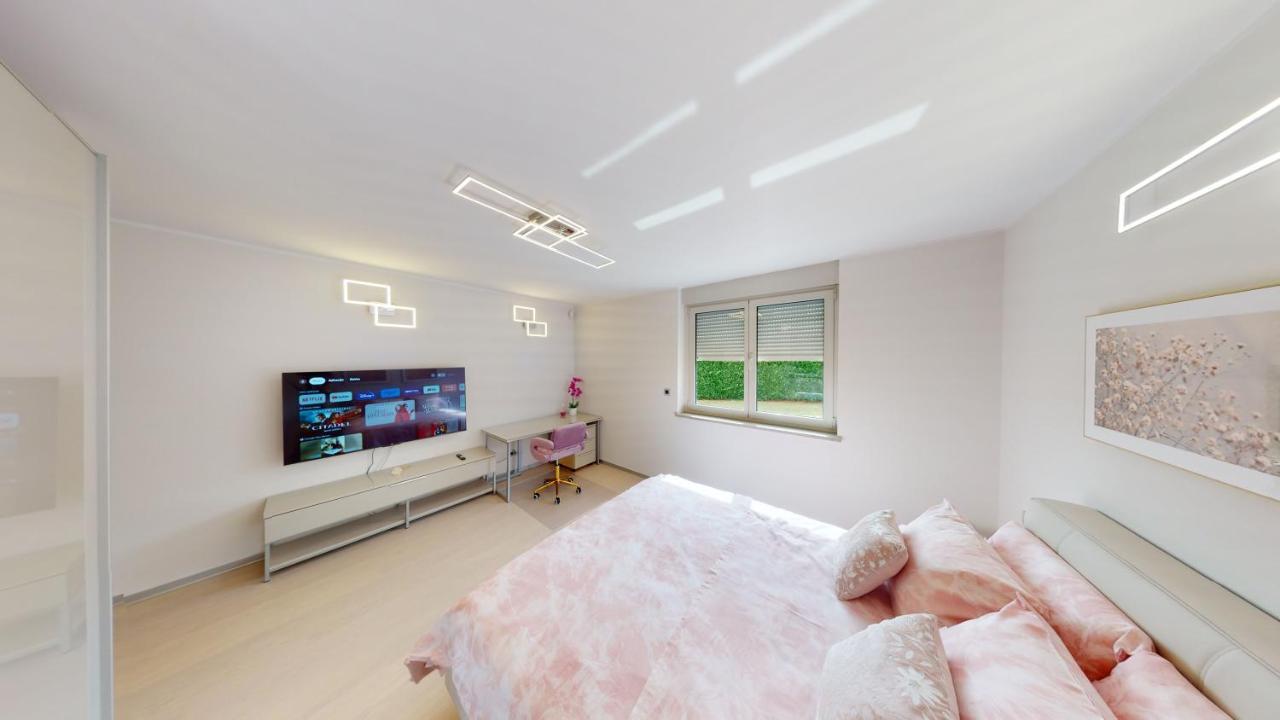 Design Apartment Emerald Viskovo מראה חיצוני תמונה